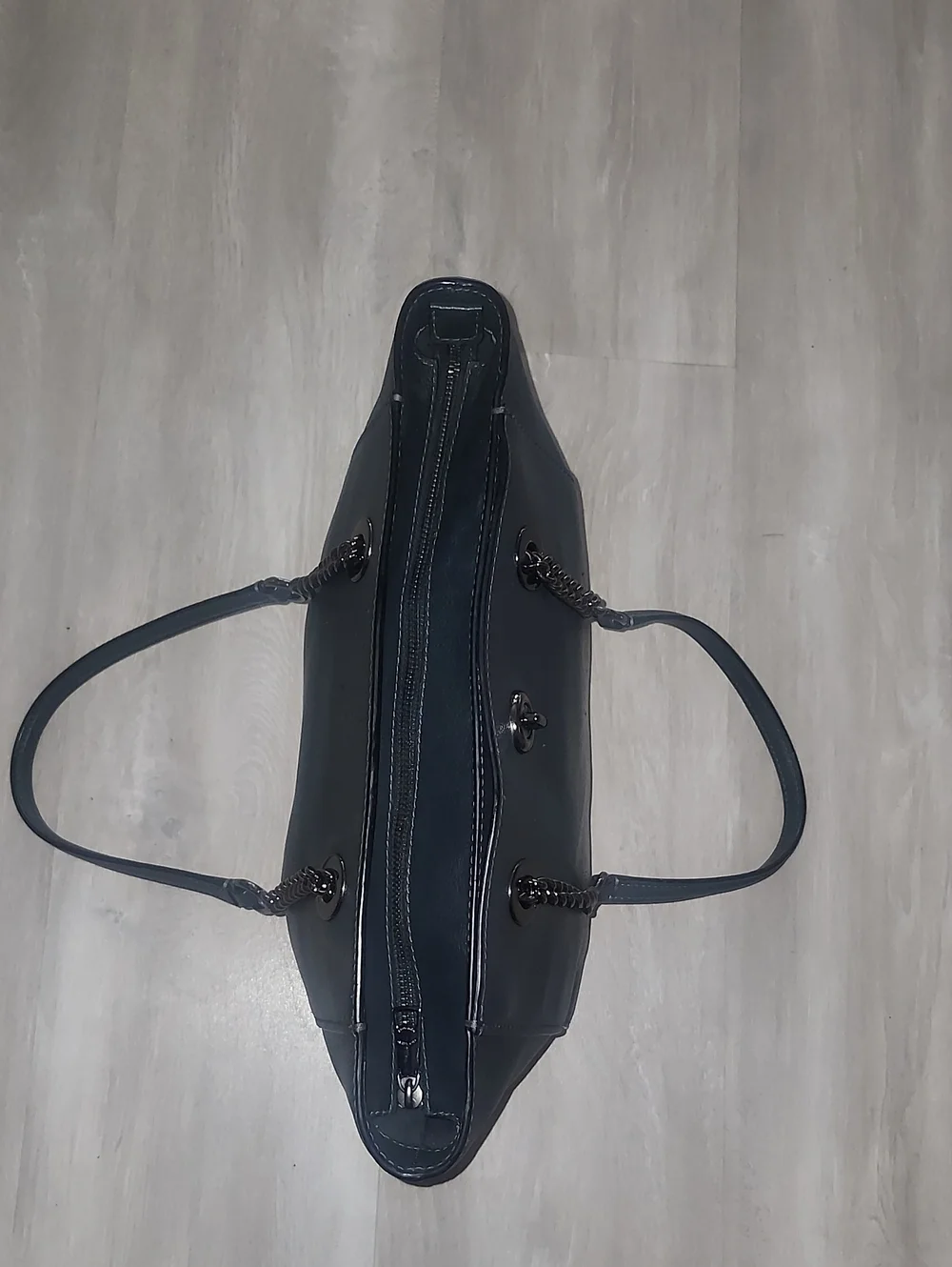 Coach Turnlock Chain Tote 27